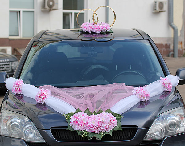 Украшение машин на свадьбу в Краснодаре - прокат и украшение свадебной машины.