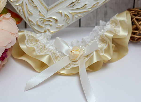 Подвязка для невесты "Нежная" (золотой)